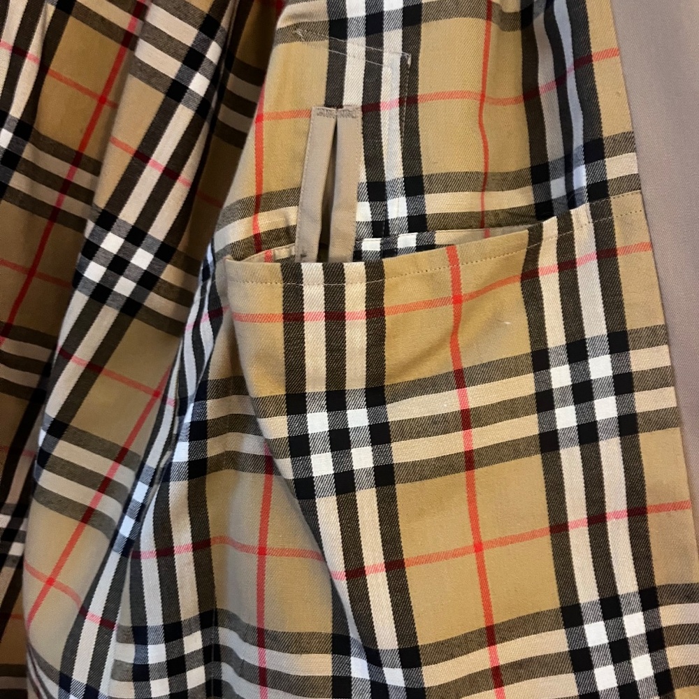 Women's’/Men’s Burberry Trench Coat - Extra Long - Picture 10 of 16